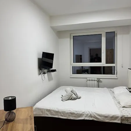 Modern 8th-floor Balcony & Views * Скопье